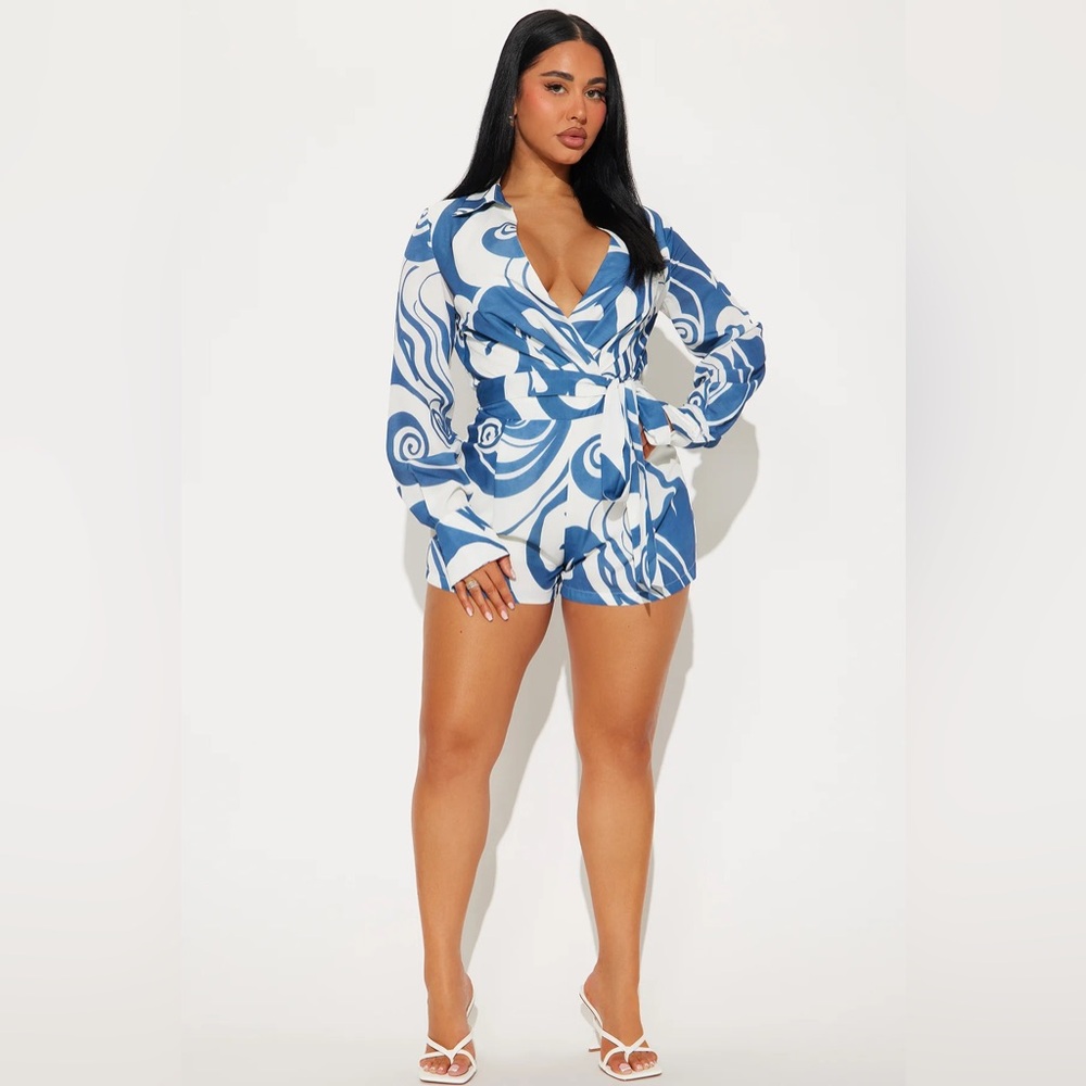 ❥𝖥𝖠𝖲𝖧𝖨𝖮𝖭𝗡𝗢𝗩𝗔: Getting Somewhere Romper - Navy/Combo - Picture 2 of 7